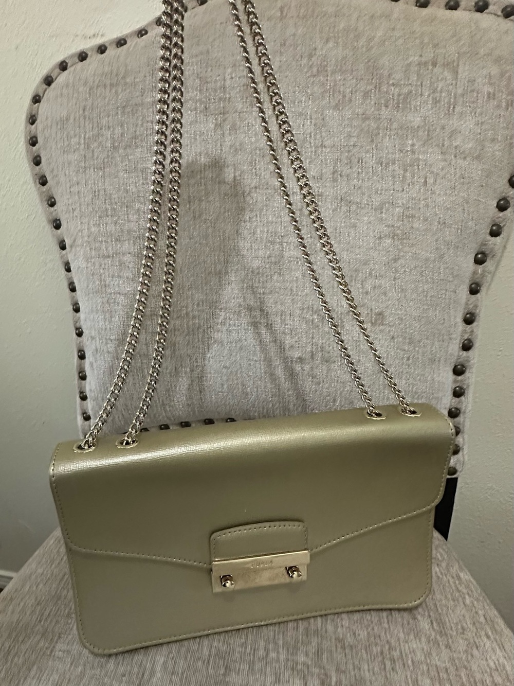 Furla Elegant Gold Leather Chain Shoulder Bag, 9,5X6X1,5 Inches
